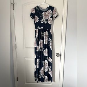 Blue floral maternity dress - Size small - Pinkblush